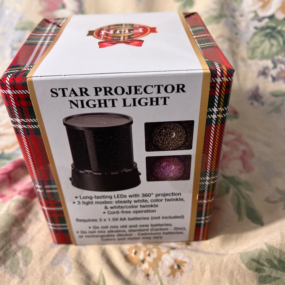 Star Projector Night Light - Picture 5 of 6